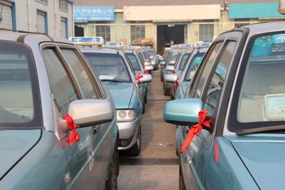 青岛出租车确权改革一年，从24家增至5000家，“的哥的姐”翻身当老板